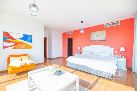 Apartment in Jumeirah Beach Residence, Dubai 4 bedrooms, 269 sq.m. № 61889 - photo 6