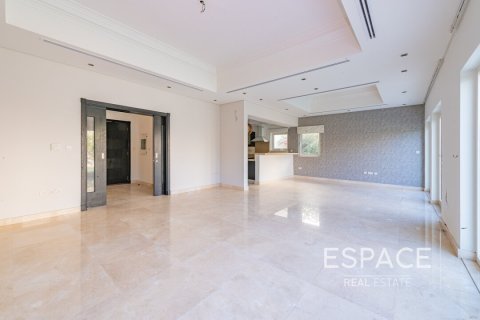 Villa in Quortaj, Al Furjan, Dubai 4 bedrooms, 443 sq.m. № 61890 - photo 13
