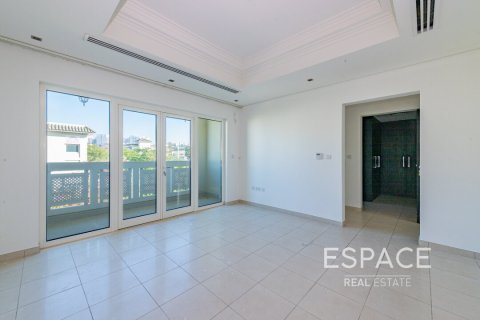 Villa in Quortaj, Al Furjan, Dubai 4 bedrooms, 443 sq.m. № 61890 - photo 2