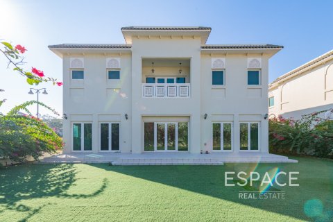 Villa in Quortaj, Al Furjan, Dubai 4 bedrooms, 443 sq.m. № 61890 - photo 18