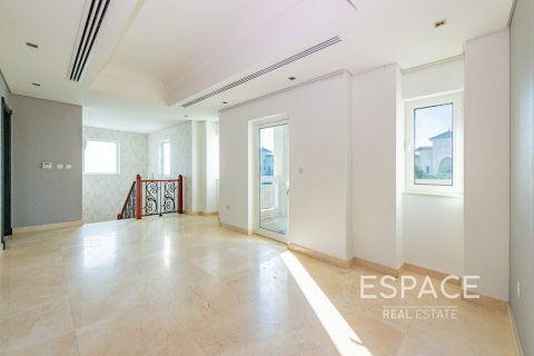 Villa in Quortaj, Al Furjan, Dubai 4 bedrooms, 443 sq.m. № 61890 - photo 7