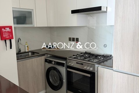 Apartment in Jumeirah Lake Towers, Dubai 1 bedroom, 80 sq.m. № 90109 - photo 6