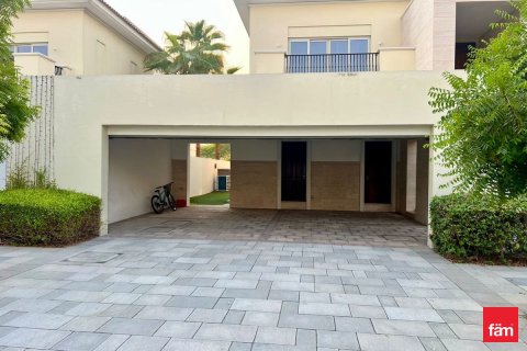 Villa en Dubai, 5 dormitorios, 797.4 m², № 40946 - foto 12