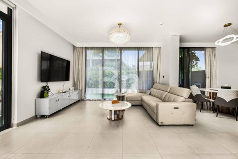 Villa in Dubai Hills Estate, Dubai 3 bedrooms, 300 sq.m. № 23308 - photo 10
