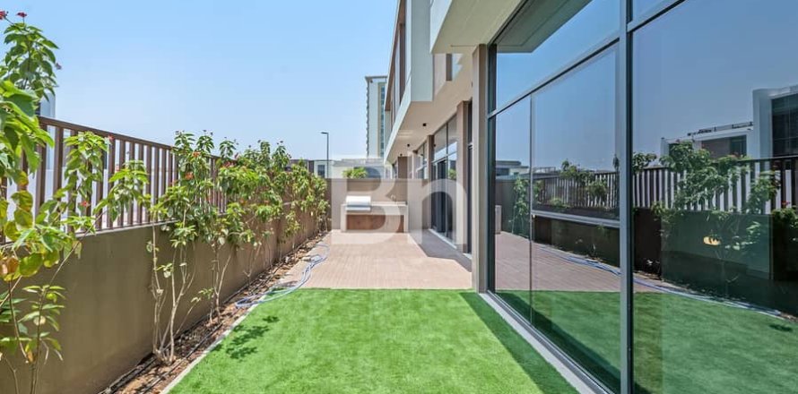 Таунхаус в Аль-Барше, Дубай, 3 спальни, 353м², № 23288