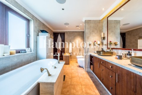 Villa in Hillside at Jumeirah Golf Estates, Jumeirah Golf Estates, Dubai 5 bedrooms, 690.45509600 sq.m. № 105753 - photo 2