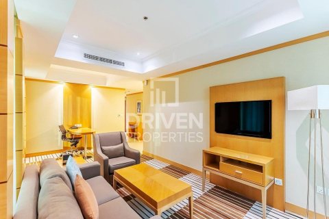 Appartement à Sheikh Zayed Road, Dubai, 2 chambres, 43.85 m², № 128693
