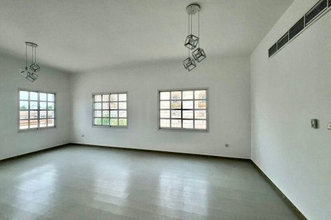 Villa in Al Barsha, Dubai 5 bedrooms, 1393.5 sq.m. № 52610 - photo 6