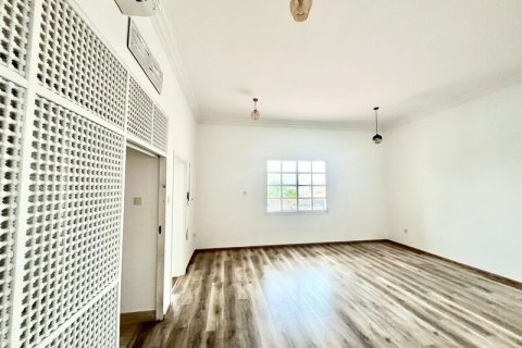 Villa in Al Barsha, Dubai 5 bedrooms, 1393.5 sq.m. № 52610 - photo 5
