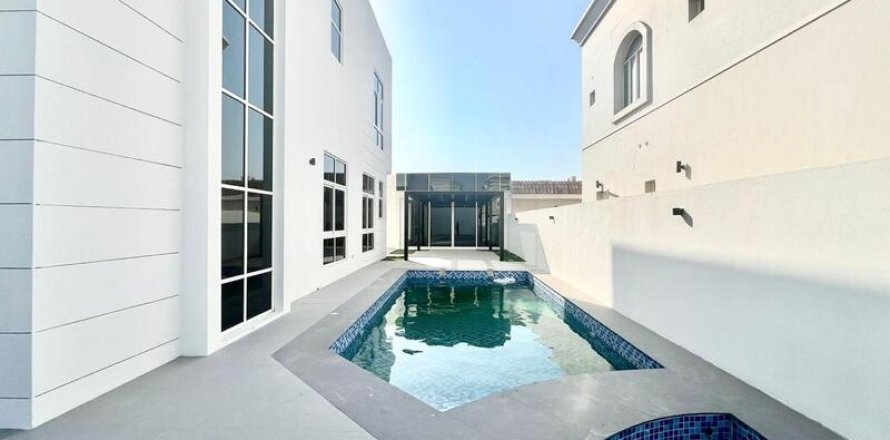 Вилла в Аль-Барше, Дубай, 5 спален, 903.64м², № 52611