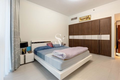 Apartment in Bur Dubai, Dubai 2 bedrooms, 152 sq.m. № 109043 - photo 9