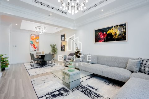 Apartment in Dubai 2 bedrooms, 133 sq.m. № 121654