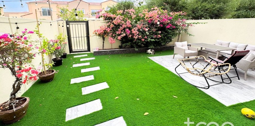 Adosado en Dubai, 2 dormitorios, 166.11 m², № 119599