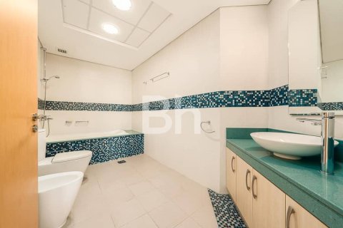 Снять в аренду пентхаус в Пальме Джумейре, Дубай: 4 спальни, 488м², № 21591 - фото 17