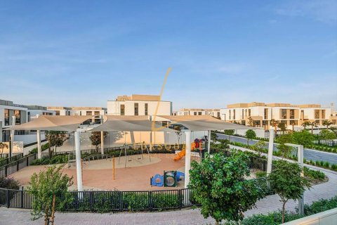 Villa in Al Furjan, Dubai 3 bedrooms, 238 sq.m. № 105850 - photo 11
