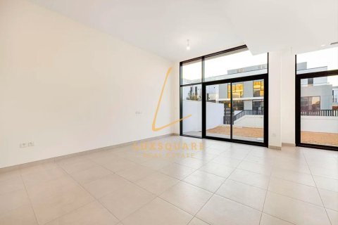 Villa in Al Furjan, Dubai 3 bedrooms, 238 sq.m. № 105850 - photo 14
