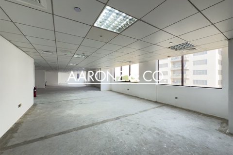 Office in Dubai Investment Park, Dubai 9281 sq.m. № 105851 - photo 8
