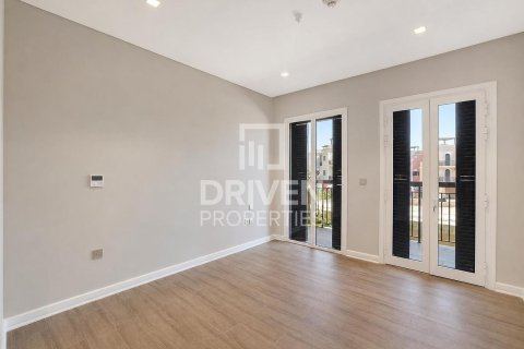 Снять в аренду таунхаус в Джумейре, Дубай: 3 спальни, 267.93м², № 128805 - фото 17