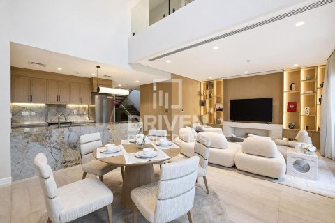 Таунхаус в Джумейре, Дубай, 3 спальни, 267.93м², № 128805