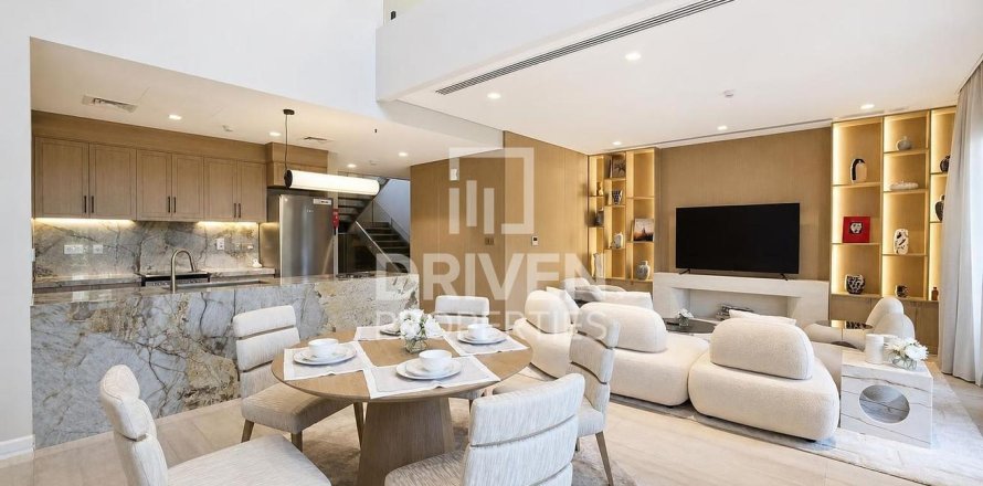 Таунхаус в Джумейре, Дубай, 3 спальни, 267.93м², № 128805