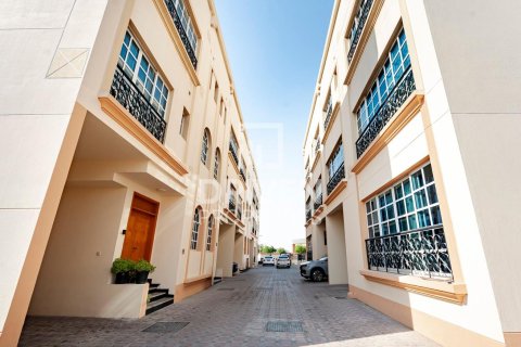 Villa à Mirdif, Dubai, 4 chambres, 1290 m², № 19452 - photo 10