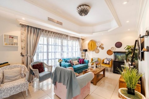 Villa à Mirdif, Dubai, 4 chambres, 1290 m², № 19452 - photo 16
