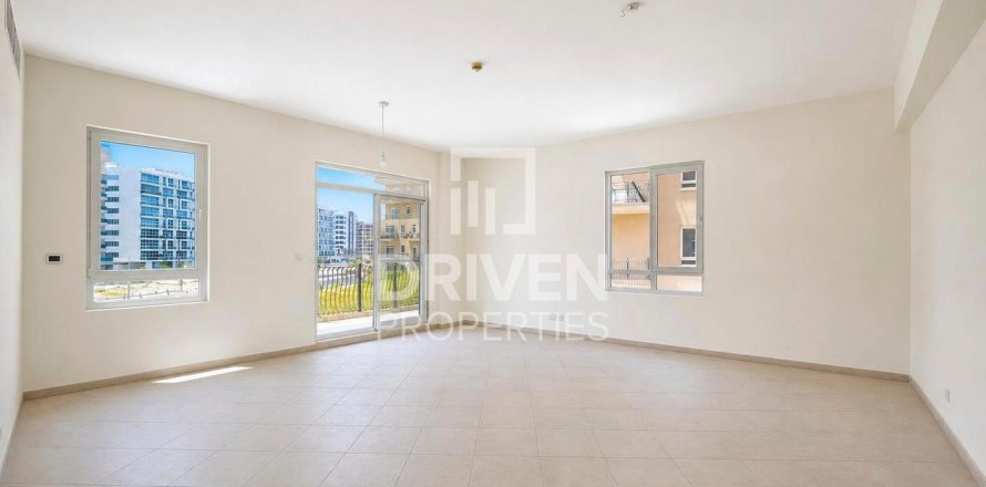 Apartamento en Motor City, Dubai, 3 dormitorios, 224.18 m², № 138793