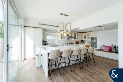 Villa en Arabian Ranches, Dubai, 5 dormitorios, 465 m², № 98436 - foto 6