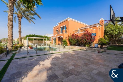 Villa en Arabian Ranches, Dubai, 5 dormitorios, 465 m², № 98436 - foto 1