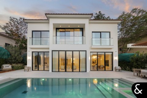 Villa in Jumeirah Golf Estates, Dubai 5 bedrooms, 613 sq.m. № 75452 - photo 2