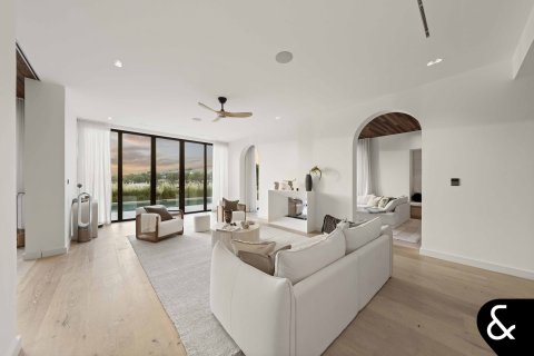 Villa in Jumeirah Golf Estates, Dubai 5 bedrooms, 613 sq.m. № 75452 - photo 12