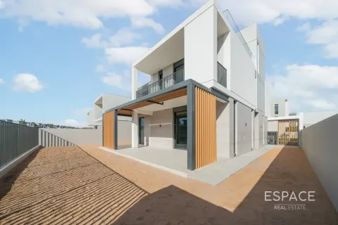 Townhouse in Arabian Ranches 3, Dubai 4 bedrooms, 384 sq.m. № 122984