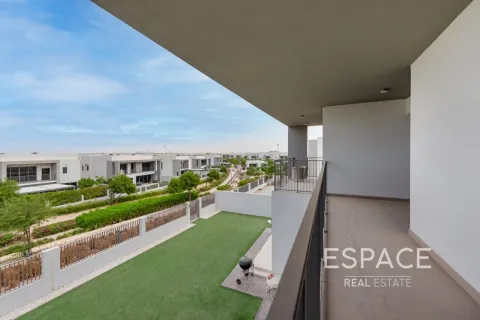 Villa in Dubai Hills Estate, Dubai 5 bedrooms, 398 sq.m. № 122987 - photo 15