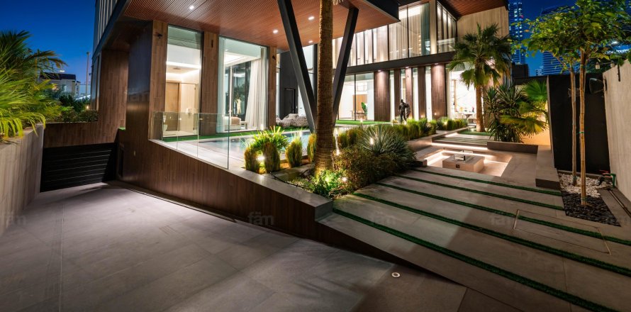 Villa en Al Wasl, Dubai, 5 dormitorios, 930.2 m², № 93552