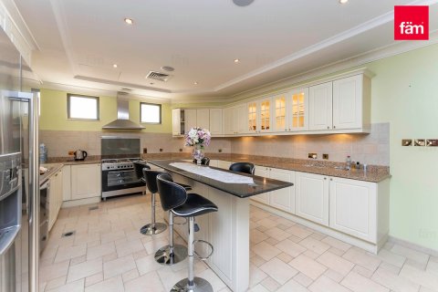 Villa en Palm Jumeirah, Dubai, 4 dormitorios, 622.4 m², № 115209 - foto 10