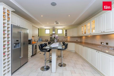 Villa en Palm Jumeirah, Dubai, 4 dormitorios, 622.4 m², № 115209 - foto 12
