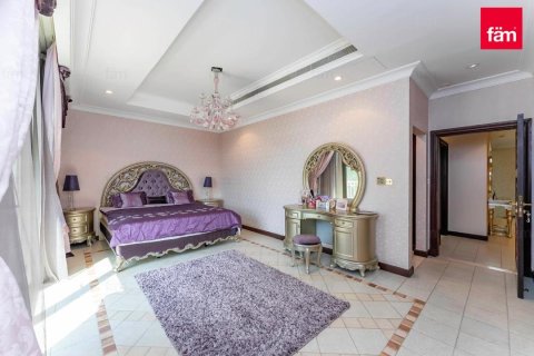 Villa en Palm Jumeirah, Dubai, 4 dormitorios, 622.4 m², № 115209 - foto 23