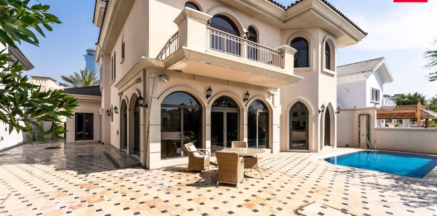 Villa en Palm Jumeirah, Dubai, 4 dormitorios, 622.4 m², № 115209
