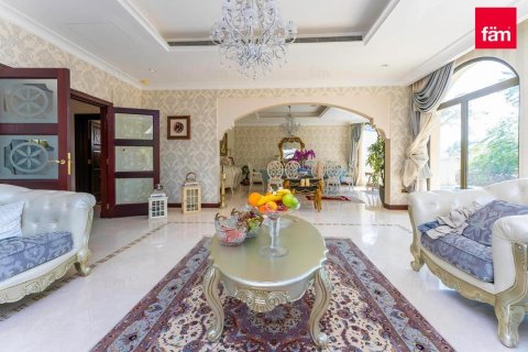 Villa en Palm Jumeirah, Dubai, 4 dormitorios, 622.4 m², № 115209 - foto 6