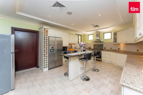 Villa en Palm Jumeirah, Dubai, 4 dormitorios, 622.4 m², № 115209 - foto 11