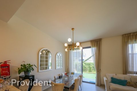 Villa en Dubai Hills Estate, Dubai, 4 dormitorios, № 1878 - foto 4