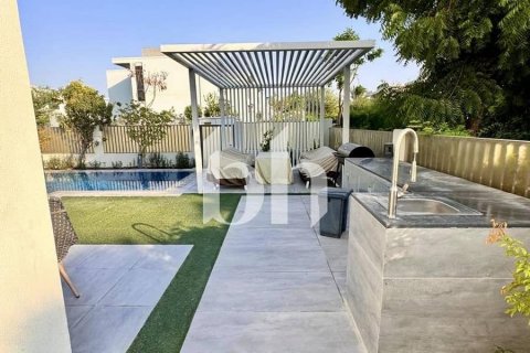 Villa in Dubai Hills Estate, Dubai 3 bedrooms, 403 sq.m. № 58718 - photo 2