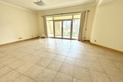 Снять в аренду квартиру в Пальме Джумейре, Дубай: 2 спальни, 147.3м², № 6575 - фото 3