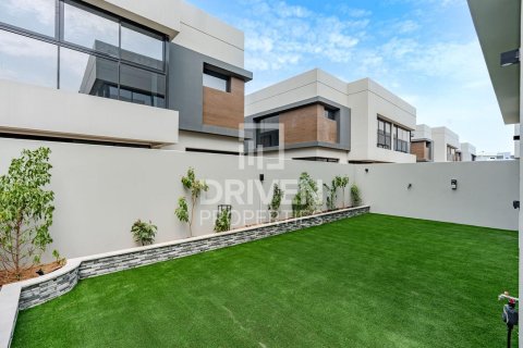 Villa à Dubai Land, Dubai, 3 chambres, 281.59 m², № 129868 - photo 14