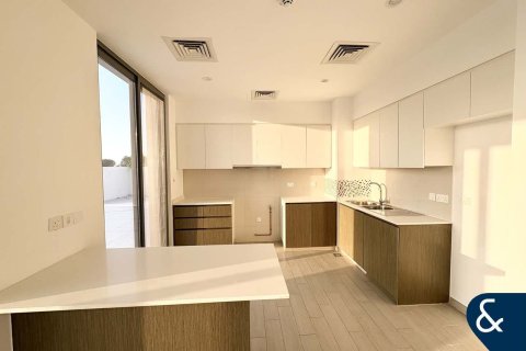 Villa en EMAAR South, Dubai South (Dubai World Central), Dubai, 4 dormitorios, 401 m², № 88468 - foto 3