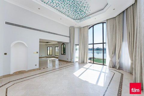 Villa en Palm Jumeirah, Dubai, 4 dormitorios, 677.5 m², № 8538 - foto 1