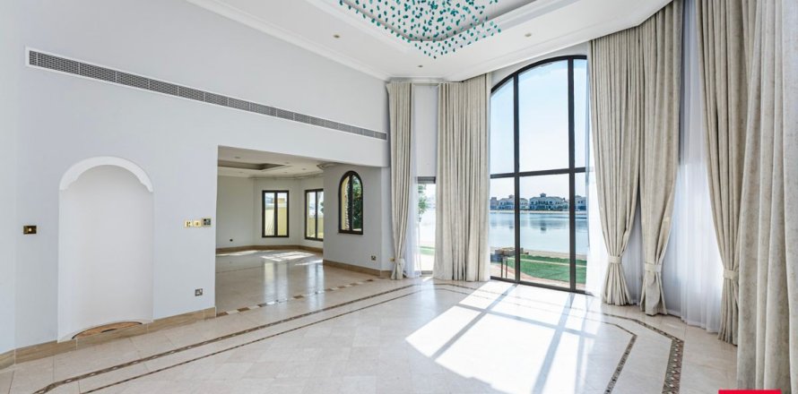 Villa in Palm Jumeirah, Dubai 4 bedrooms, 677.5 sq.m. № 8538