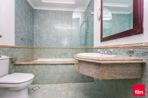 Villa en Palm Jumeirah, Dubai, 4 dormitorios, 677.5 m², № 8538 - foto 15