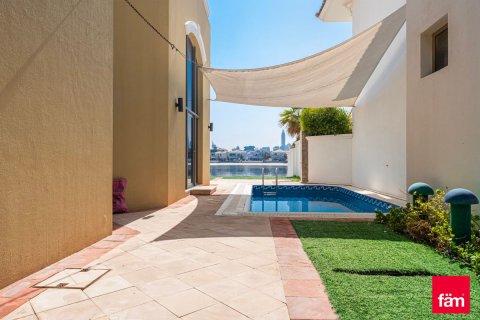 Villa en Palm Jumeirah, Dubai, 4 dormitorios, 677.5 m², № 8538 - foto 5