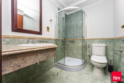 Villa en Palm Jumeirah, Dubai, 4 dormitorios, 677.5 m², № 8538 - foto 20